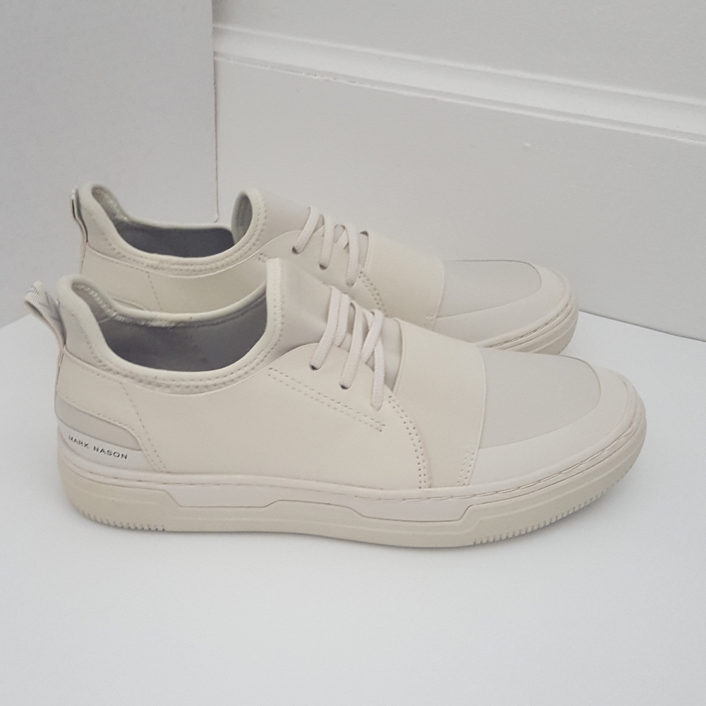 NEW Mark Nason Leather Stretchy sneaker cream 8.5